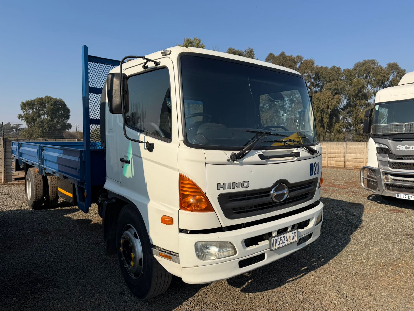 2007 Hino H100